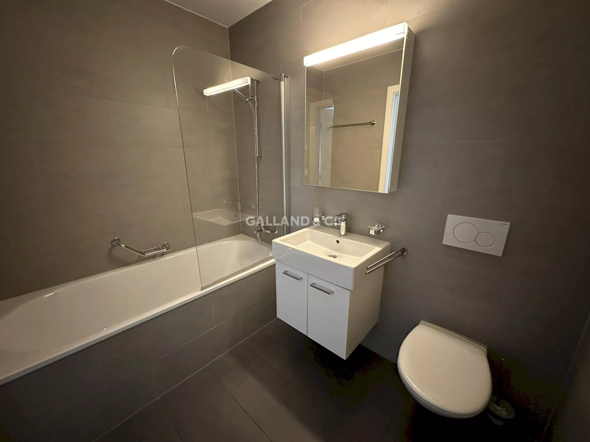 Superbe 3.5 pièces avec spacieuse loggia : Photo 7