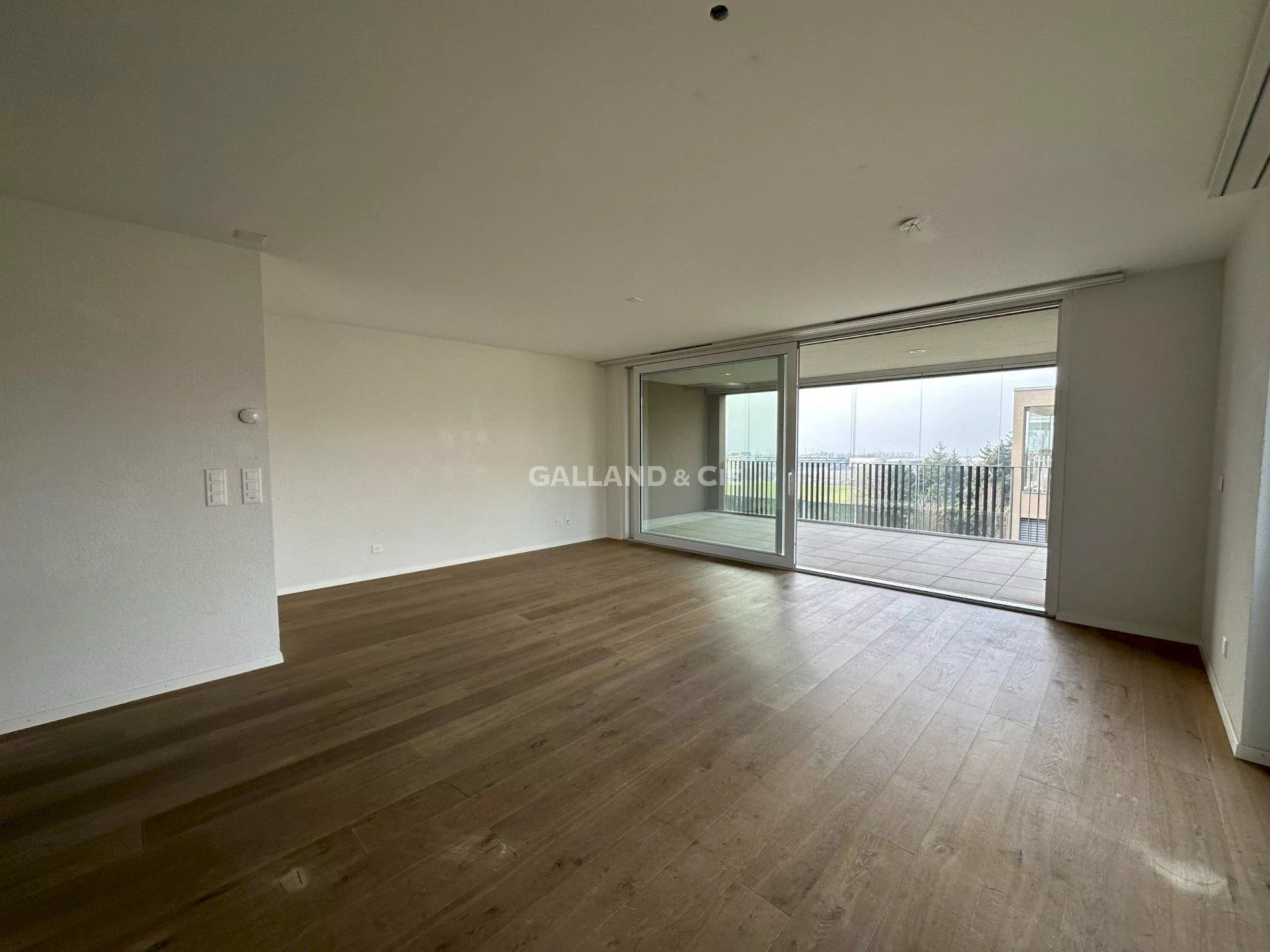 Superbe 3.5 pièces avec spacieuse loggia : Photo 9