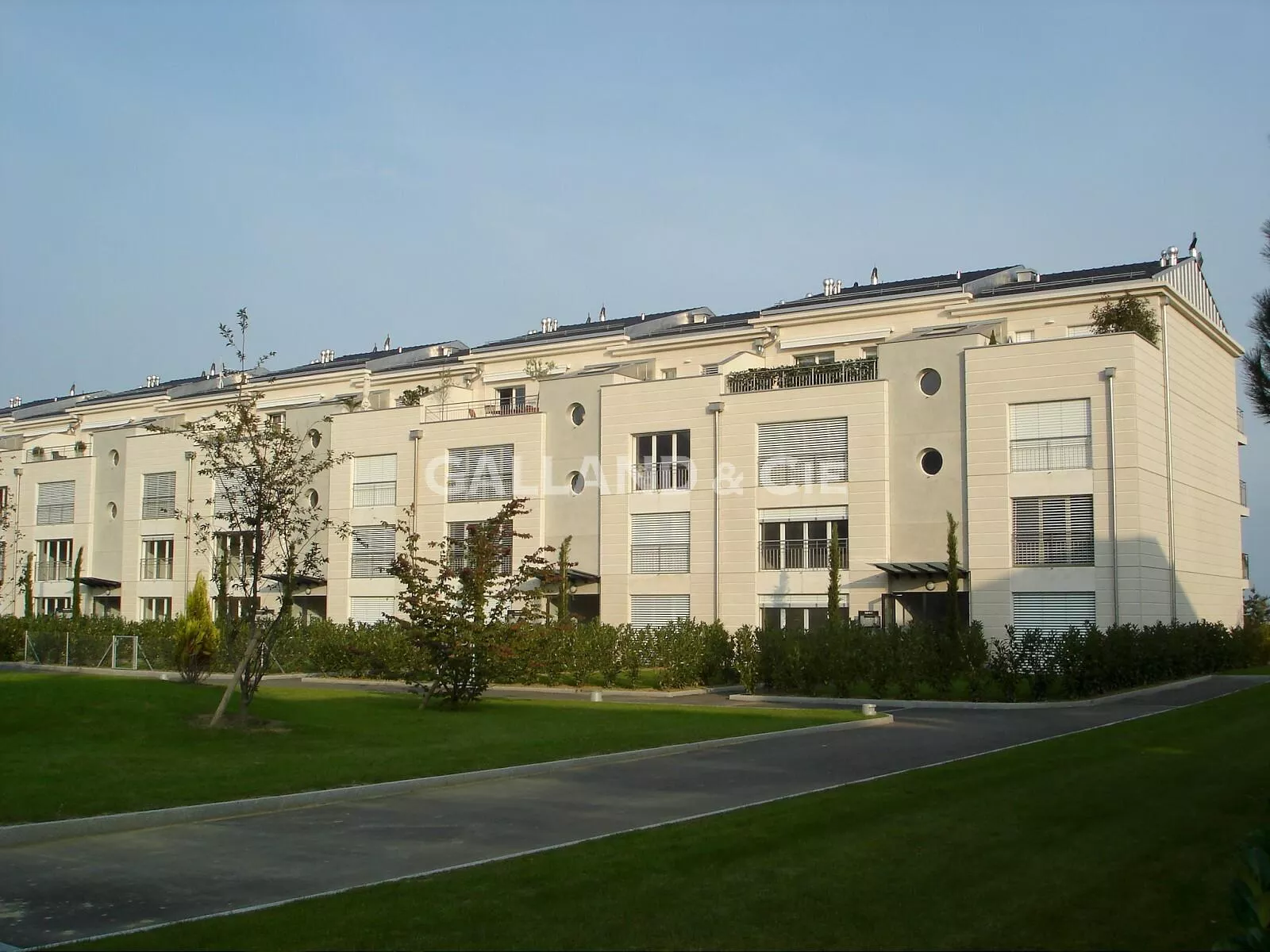 2 x de 5.5 pces d'~ 165 m² avec jardin : Photo 2