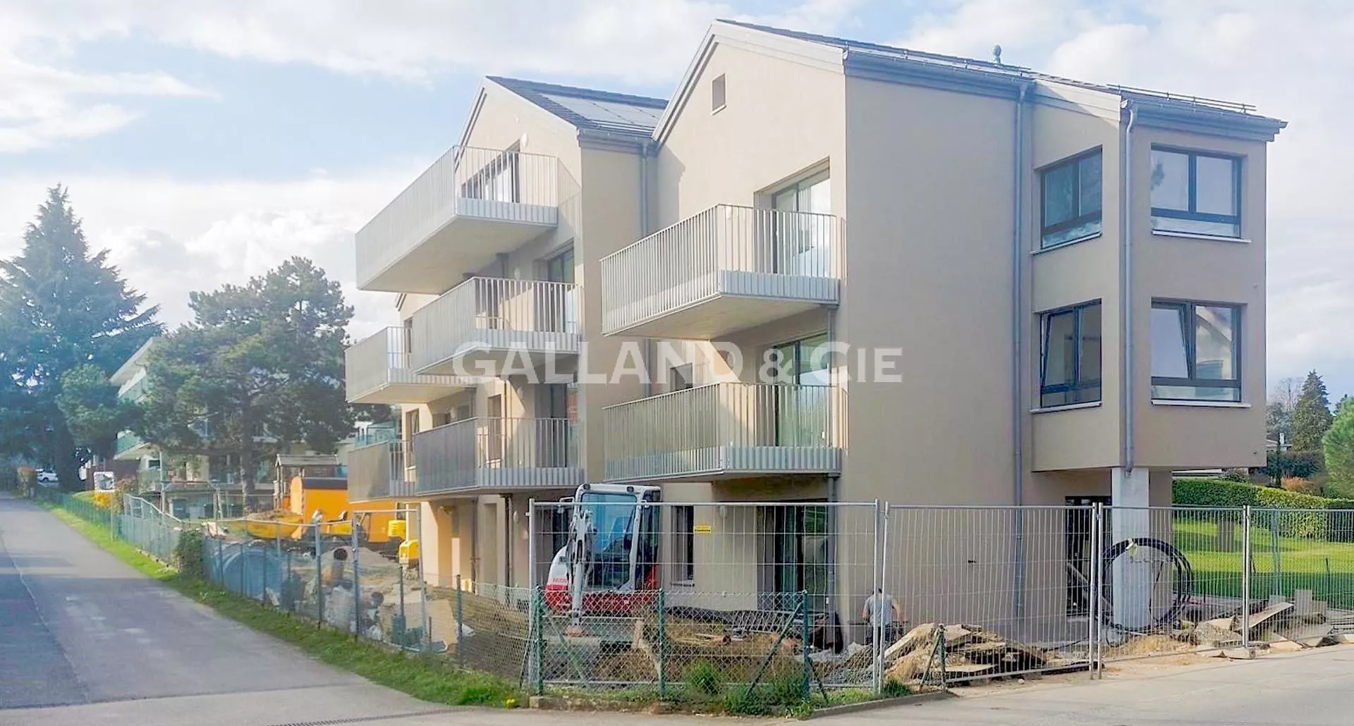 Appartement de 2 pièces entièrement neuf au 1er étage avec balcon : Photo 1