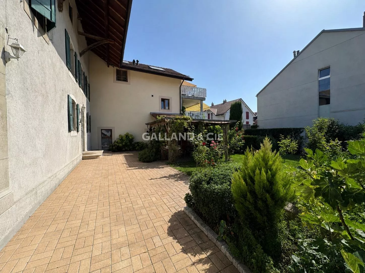 VENTE EN VIAGER - 3.5 pièces avec beau jardin : Photo 1