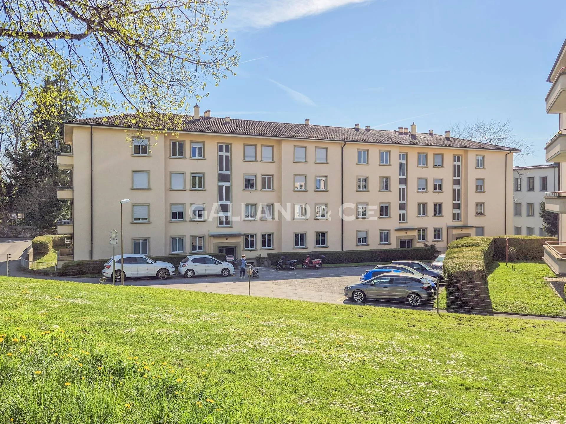 Appartement de 4 pièces avec balcon : Photo 1