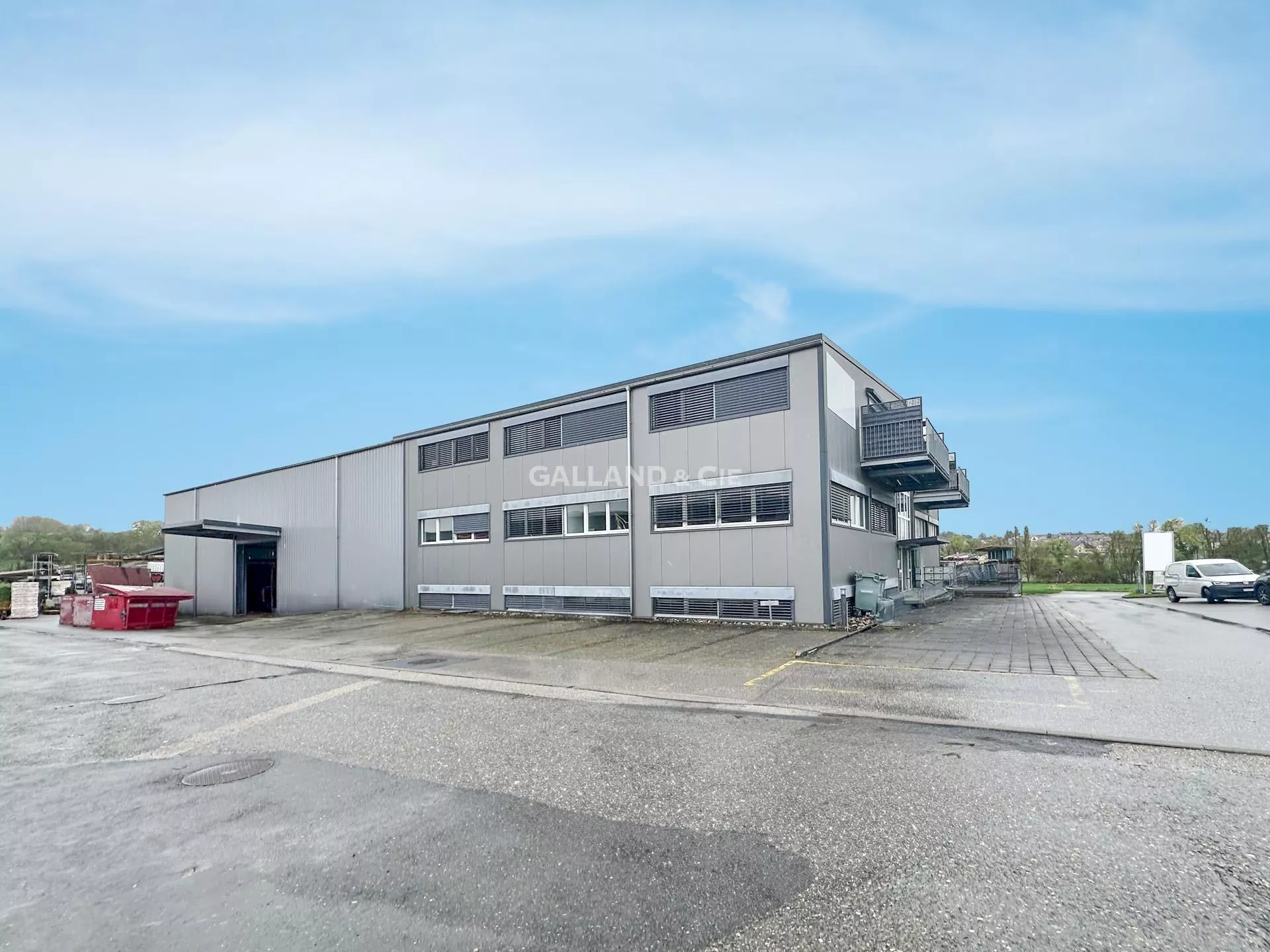 Immeuble mixte (artisanat, bureaux, logements et restaurant) : Photo 2