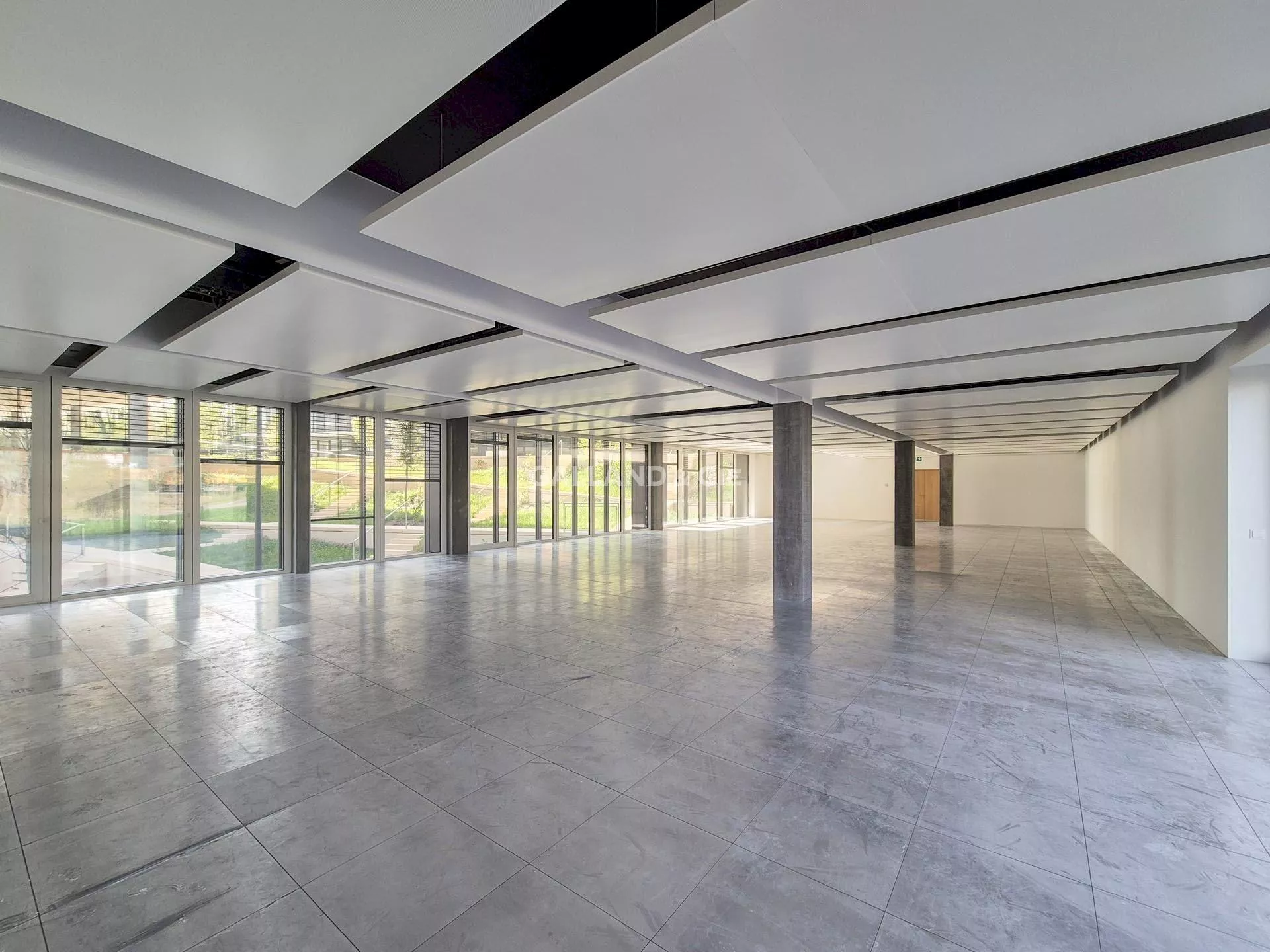 Bureau de 282m2 : Photo 1