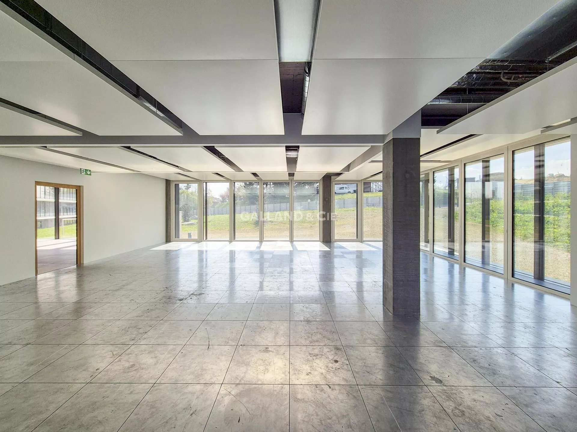 Bureau de 119m2 bénéficiant d'une belle luminosité : Photo 3