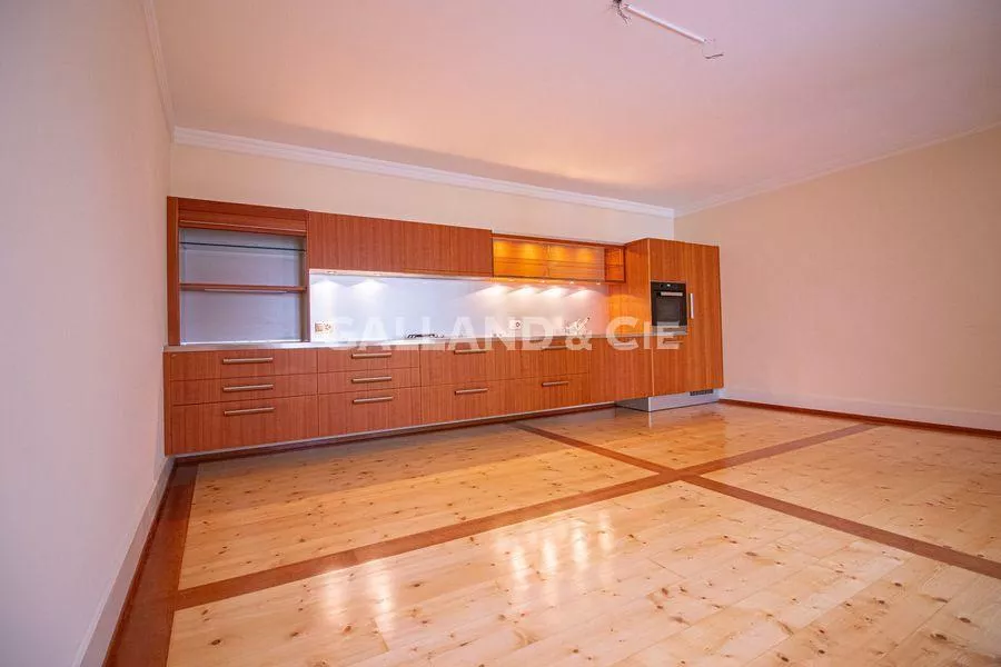Très bel appartement spacieux et plein de charme de 3,5 pièces : Photo 4