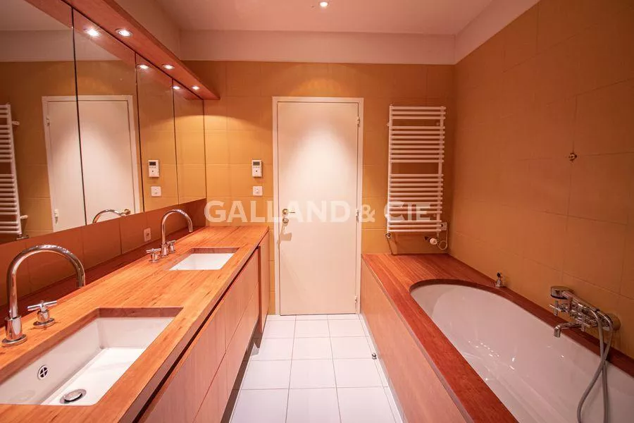 Très bel appartement spacieux et plein de charme de 3,5 pièces : Photo 6
