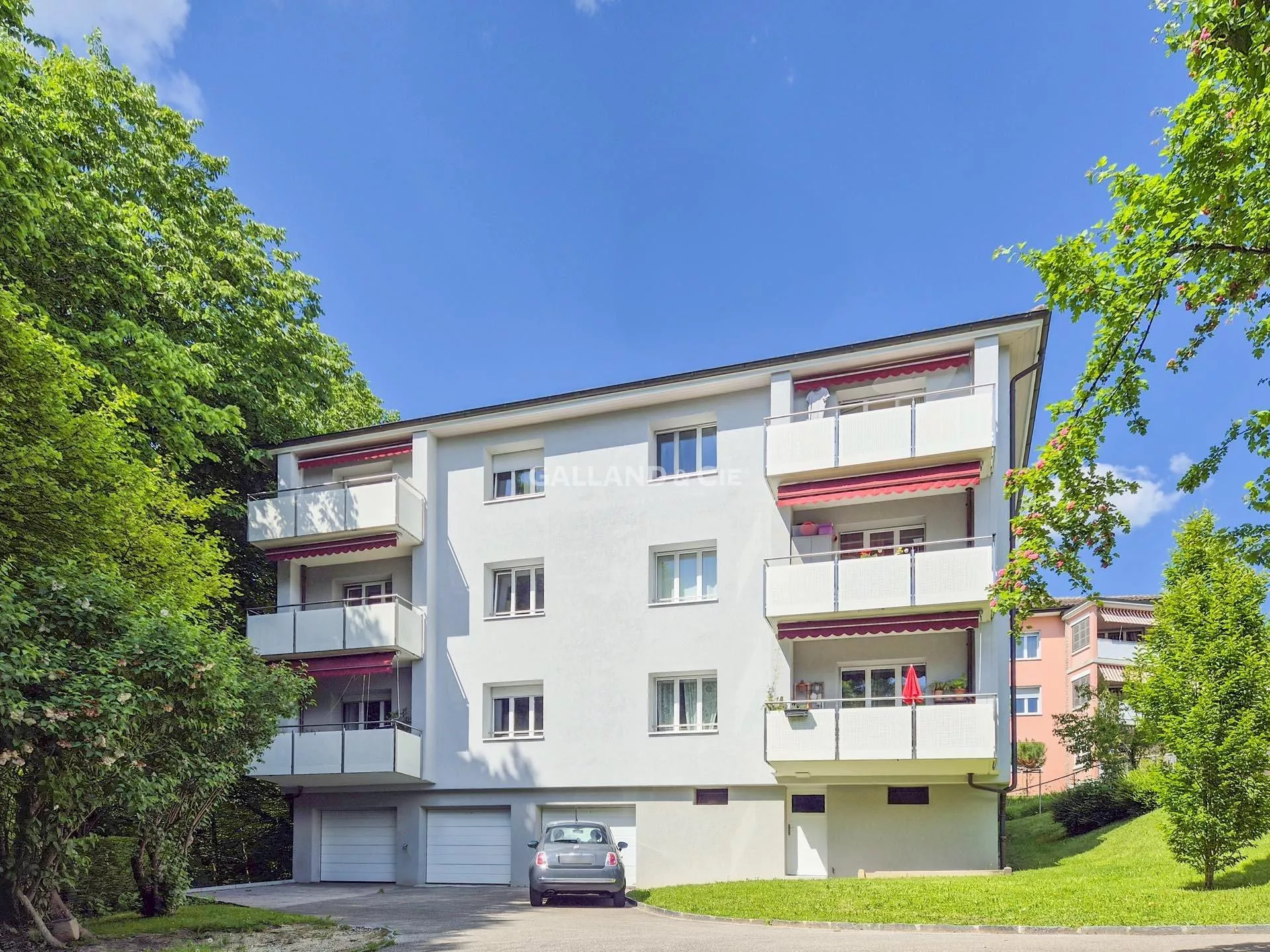 Appartement de 3 pièces au 2ème étage : Photo 1