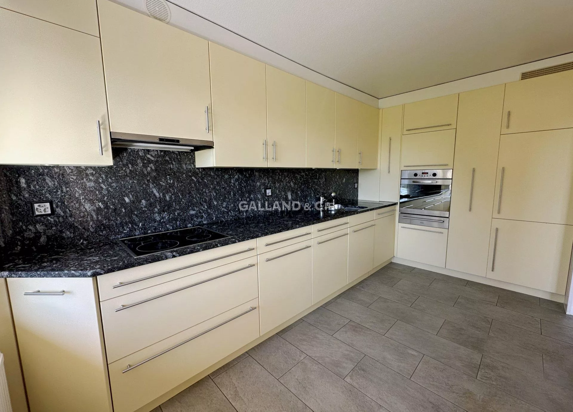 3.5 pièces avec jardin : Photo 3