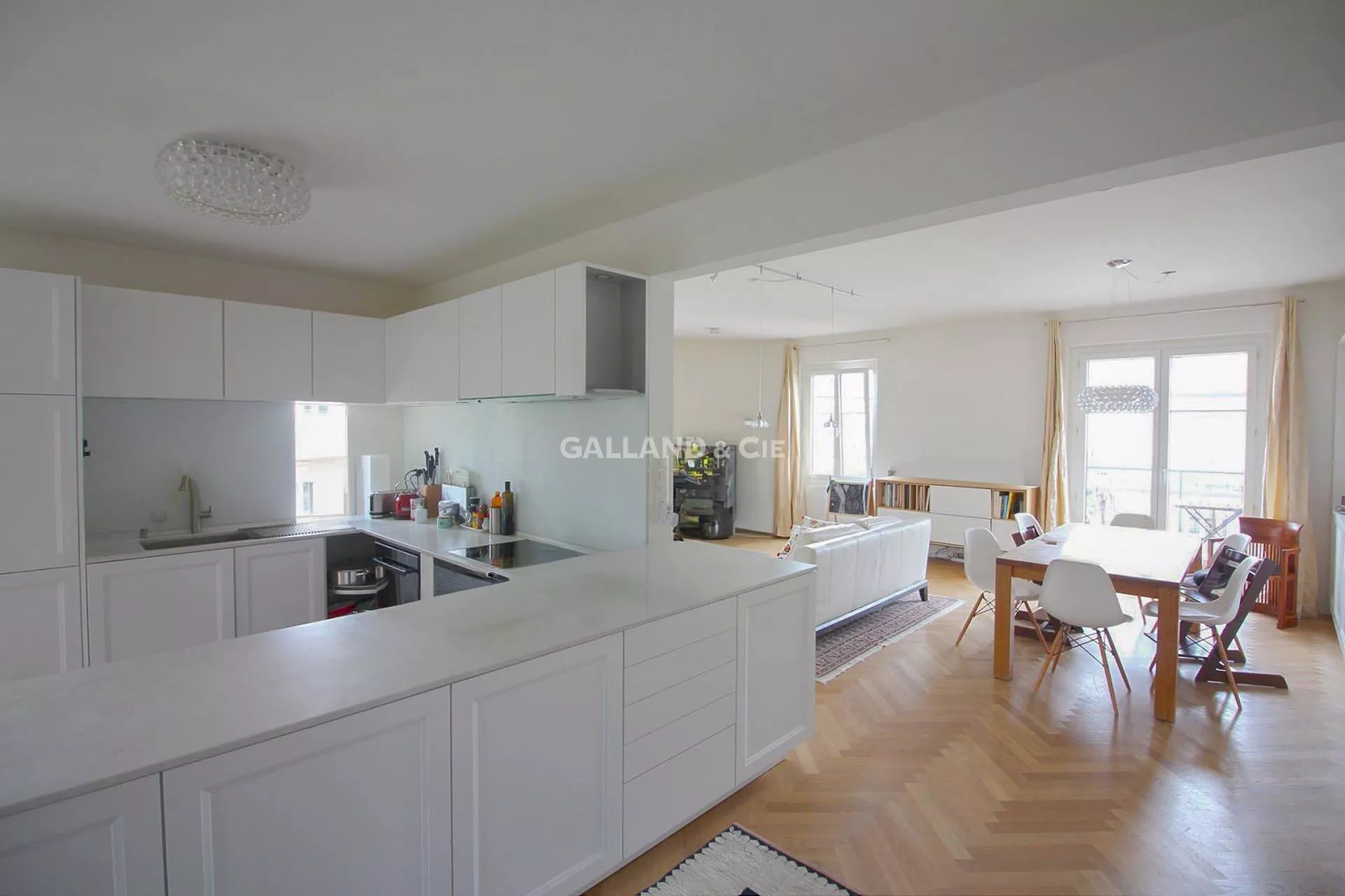 Superbe 4.5 pièces avec grand balcon : Photo 1