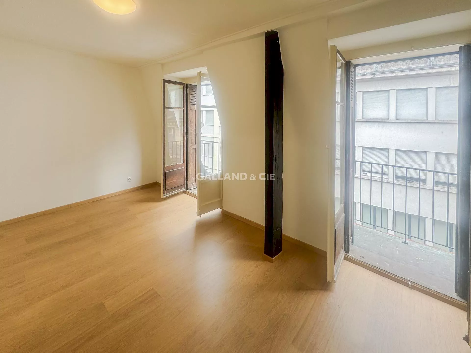 Studio au 3ème étage : Photo 2