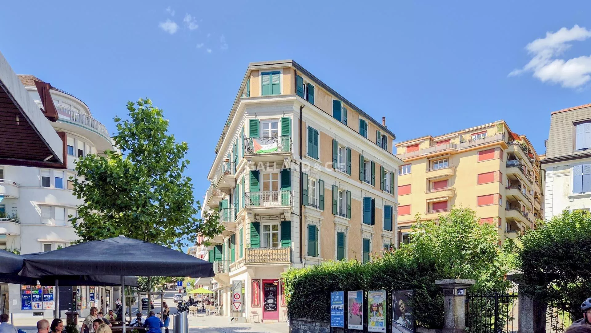 Charmant appartement de 5 pièces avec balcons dans un immeuble de caractère : Photo 1