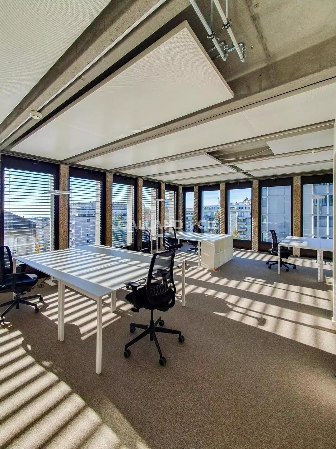 Locaux administratifs entièrement équipés situés au coeur de Lausanne : Photo 1