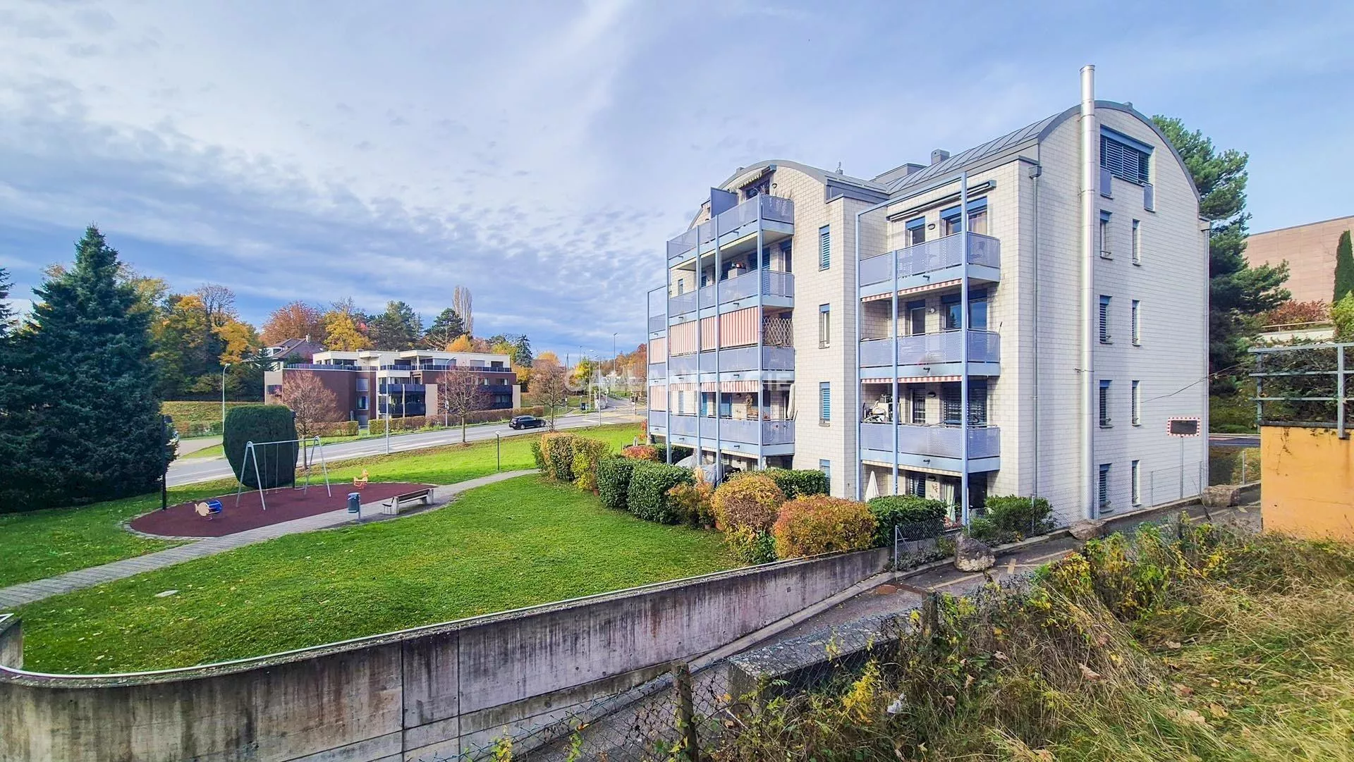 Appartement de 3 pièces avec balcon : Photo 2