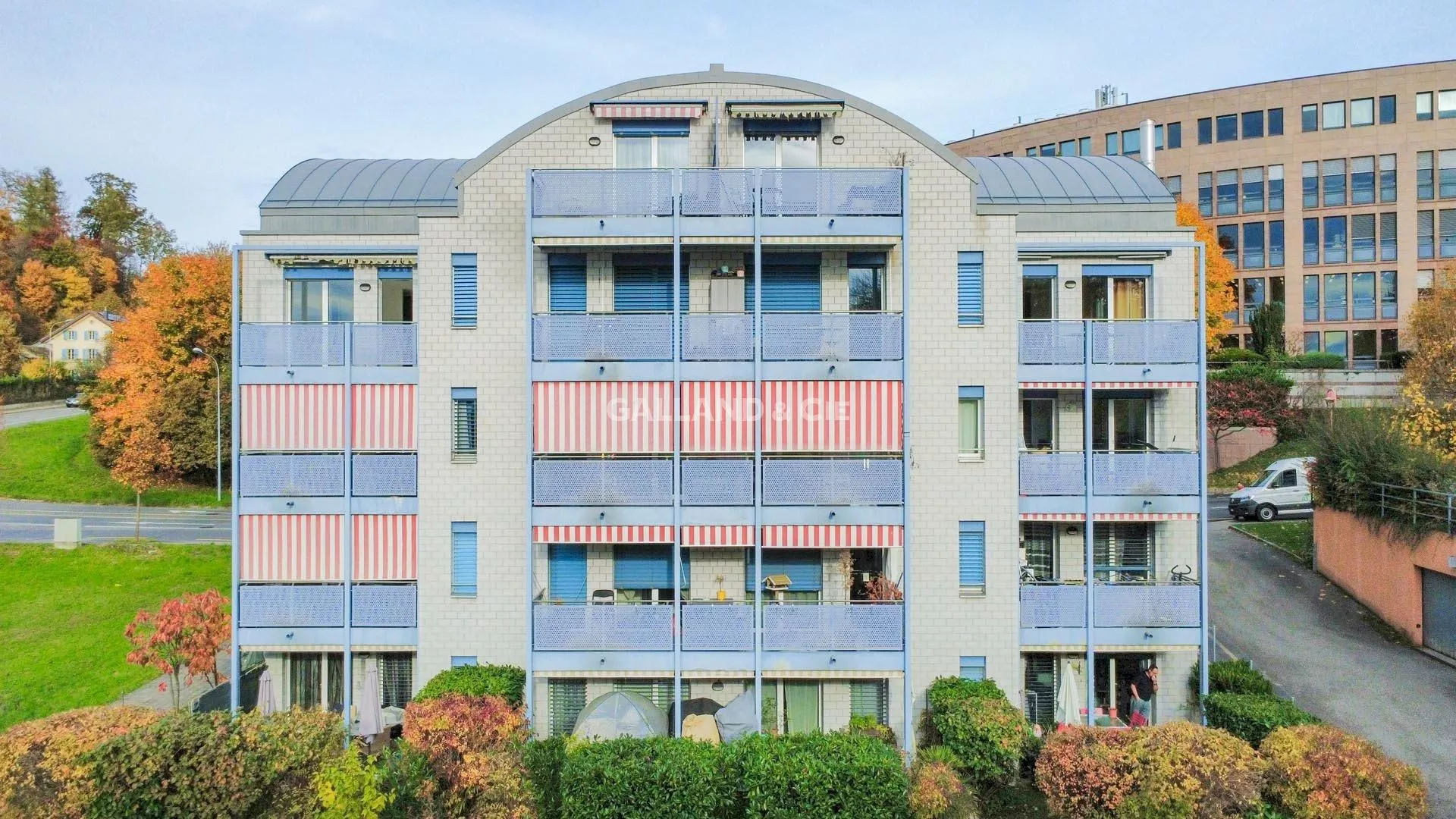 Appartement de 3 pièces avec balcon : Photo 1