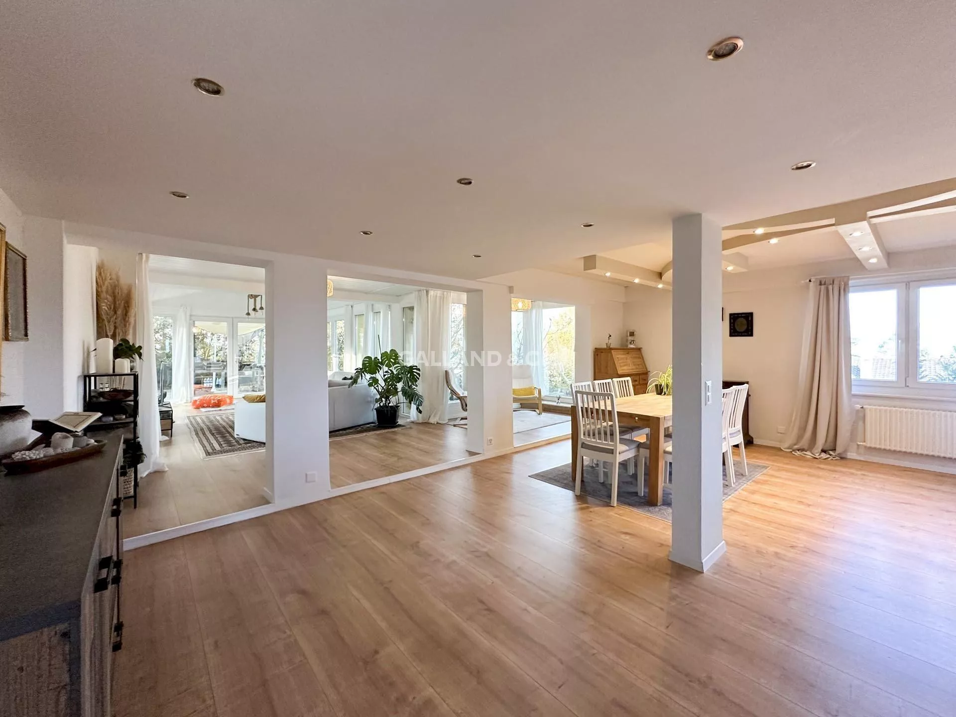 Splendide villa individuelle de 7.5 pièces avec piscine : Photo 1