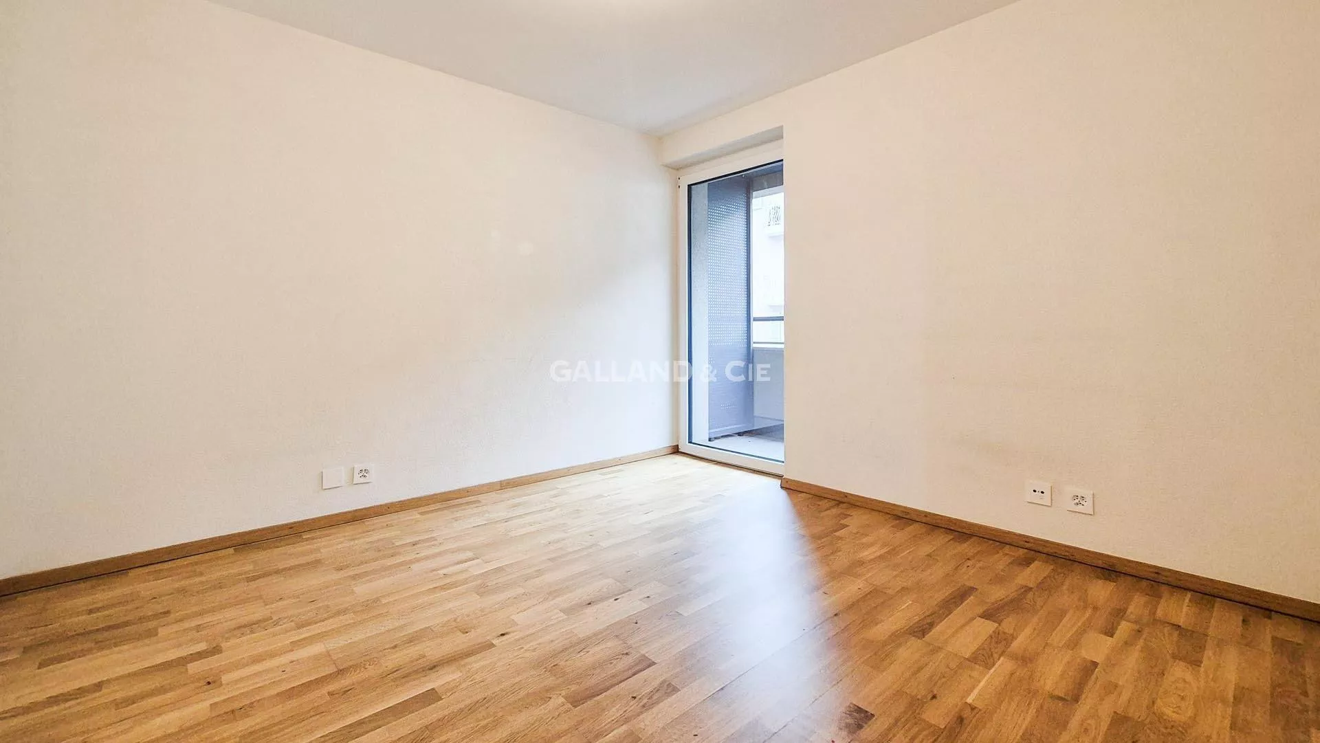 3.5 pièces à Saxon, lumineux et moderne à deux pas des montagnes : Photo 3