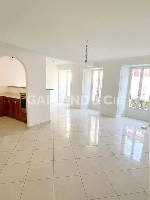 Immeuble de 4 logements et 1 commerce : Photo 4