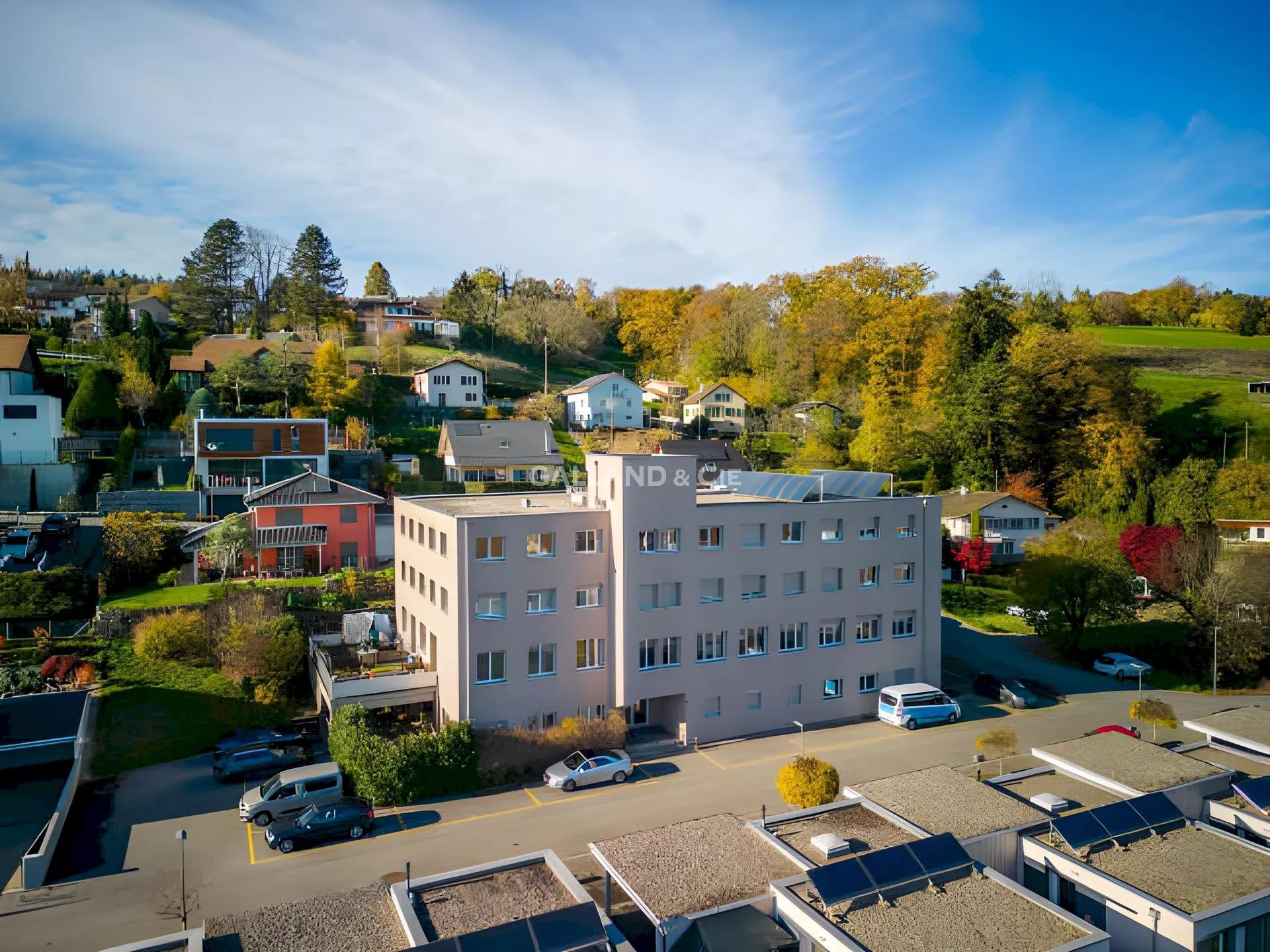 Appartement de 2.5 pièces au 3ème étage avec un balcon : Photo 1