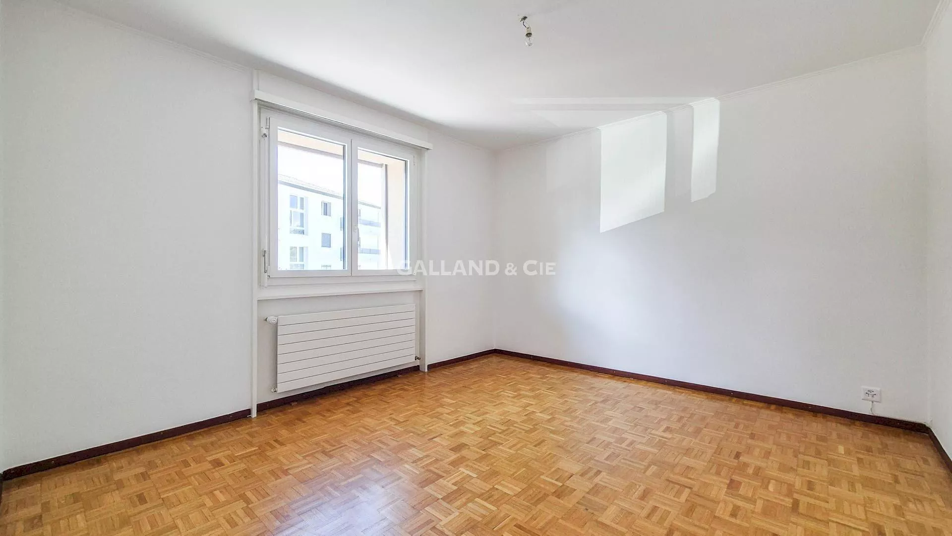 Appartement de 2 pièces au 1er étage. : Photo 2