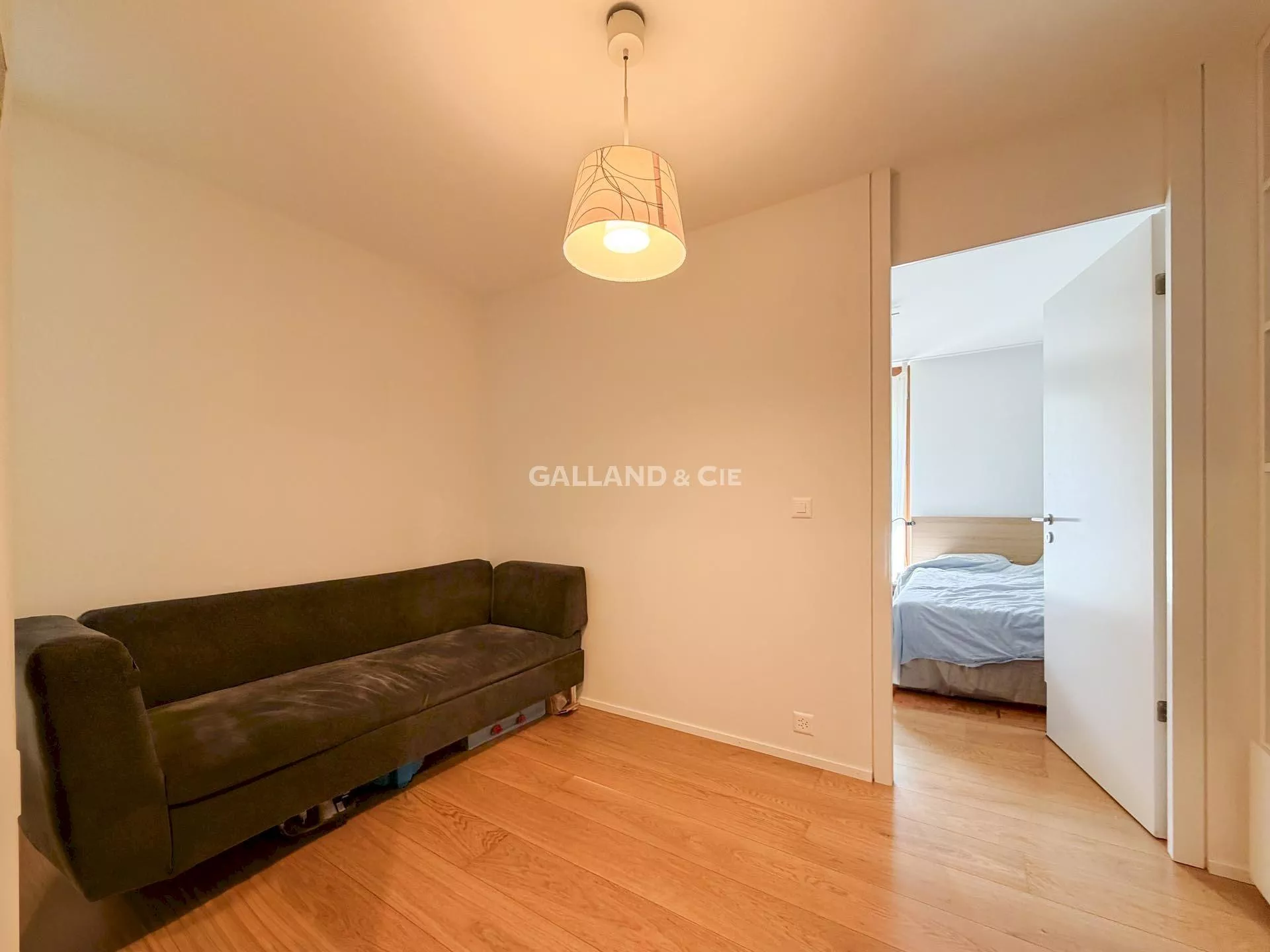 Spacieux 4,5 pièces moderne avec jardin et balcon – Quartier résidentiel à Lausanne : Photo 4