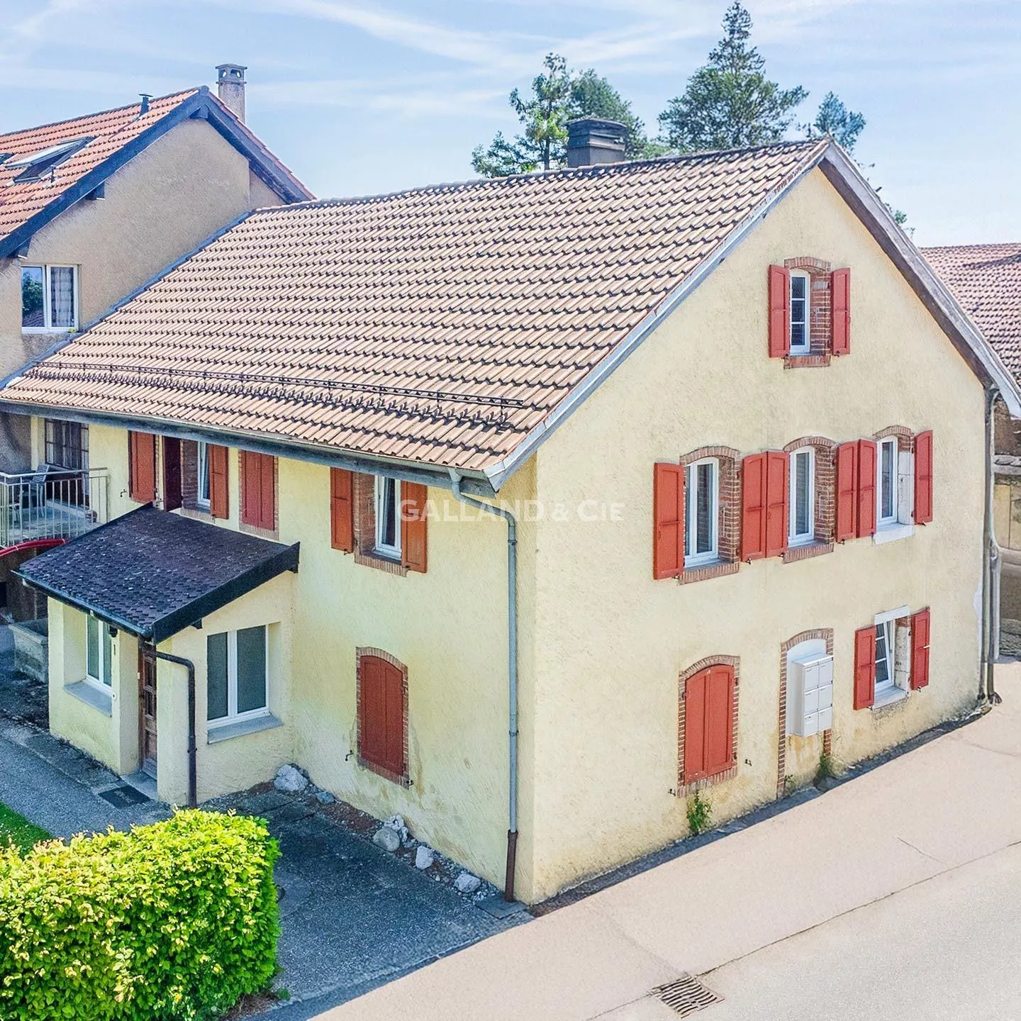 Appartement de 2 pièces au 1er étage : Photo 1