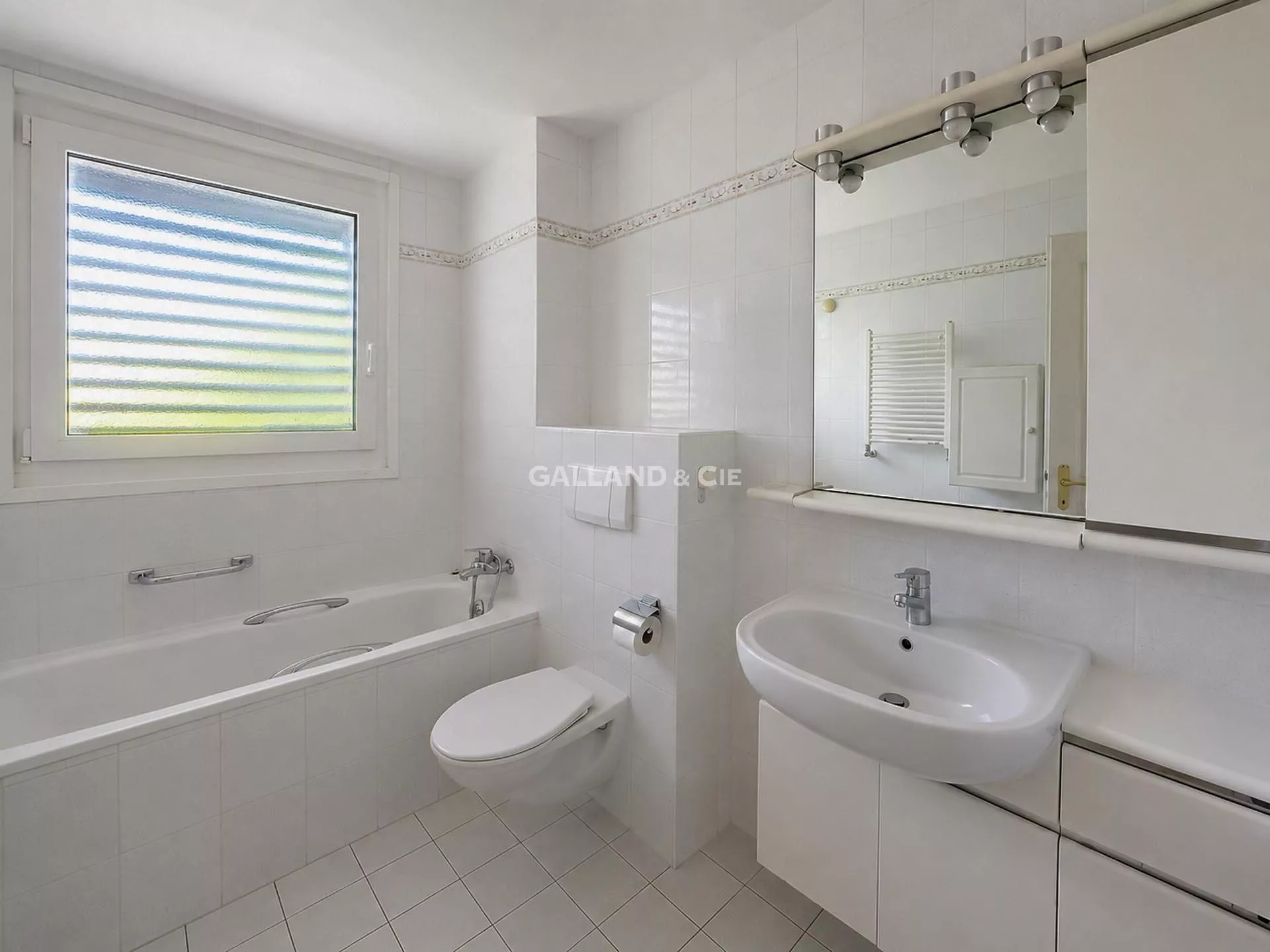 Bel appartement de 4.5 pièces - Quartier verdoyant : Photo 8