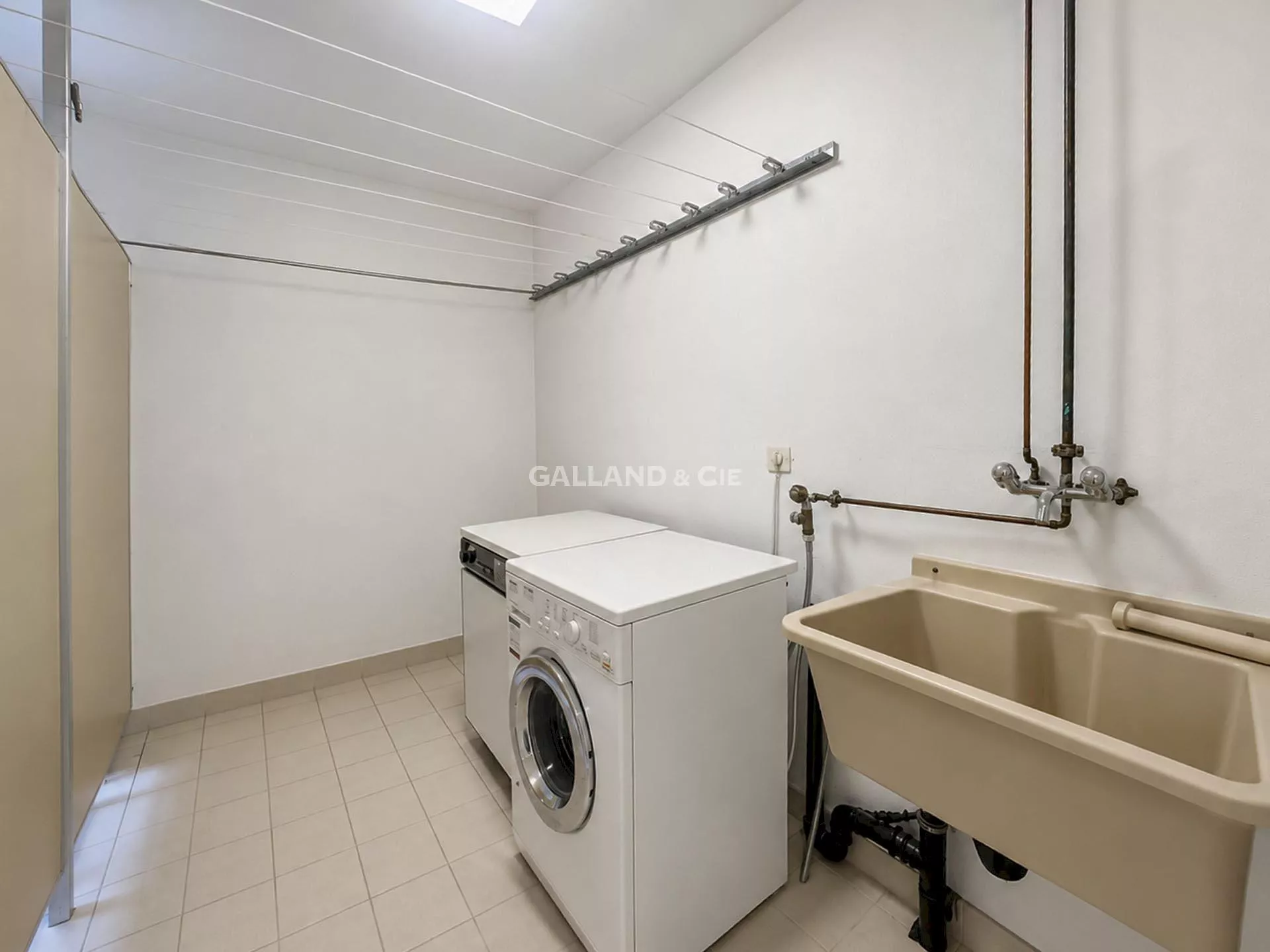 Bel appartement de 4.5 pièces - Quartier verdoyant : Photo 9
