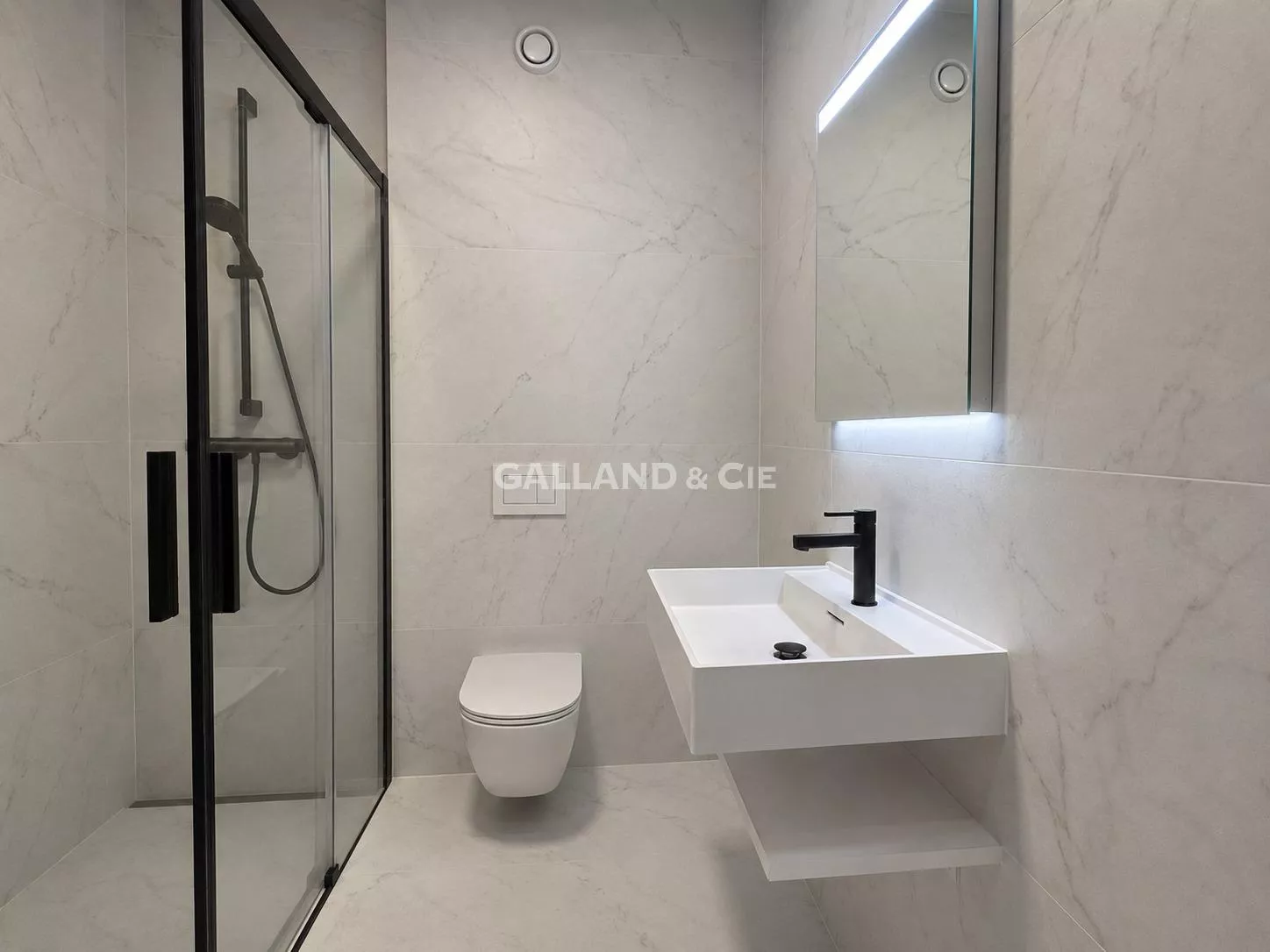 Magnifique logement au coeur d'une résidence de standing avec piscine : Photo 7