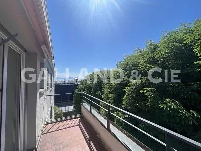 Appartement de 1 pièce au 4ème étage avec balcon : Photo 1