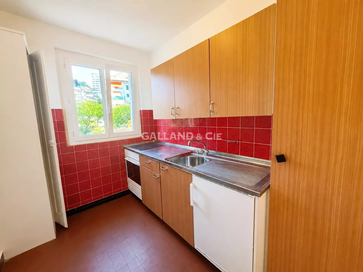 Appartement de 2 pièces au 3ème étage avec balcon : Photo 2