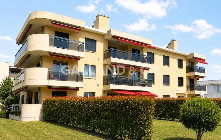 Appartement de 3.5 pièces en attique : Photo 1
