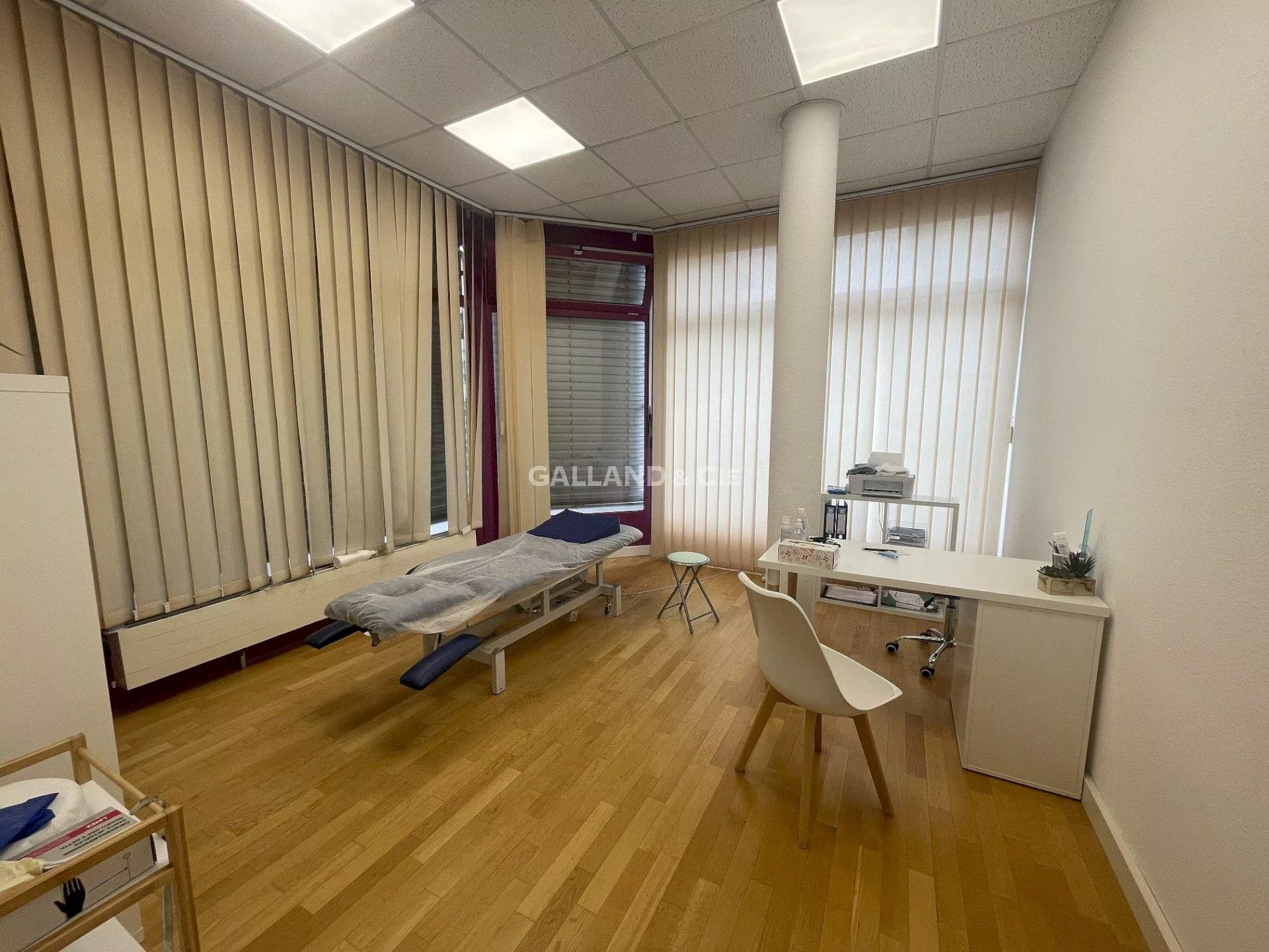 Locaux commerciaux au rez-de-chaussée. : Photo 5
