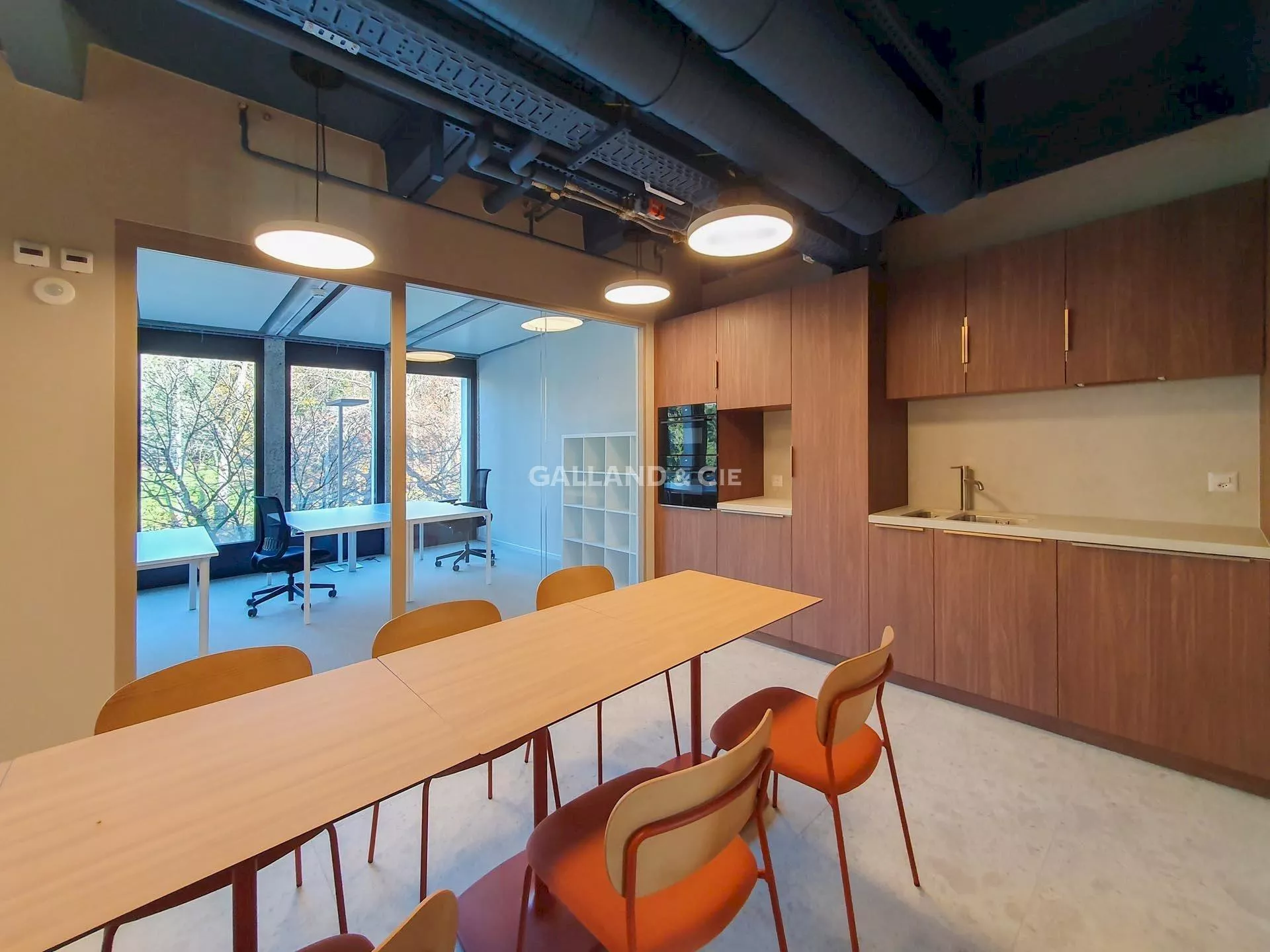 Bureau privatif de 13 m² - Loyer tout compris : Photo 3