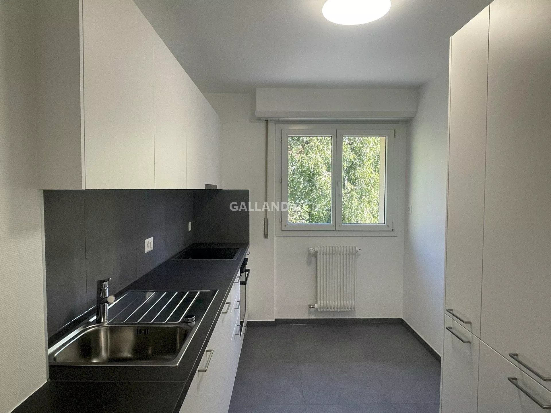 Pully - Un 5 pièces entièrement rénové avec balcon, prêt à vous séduire : Photo 3