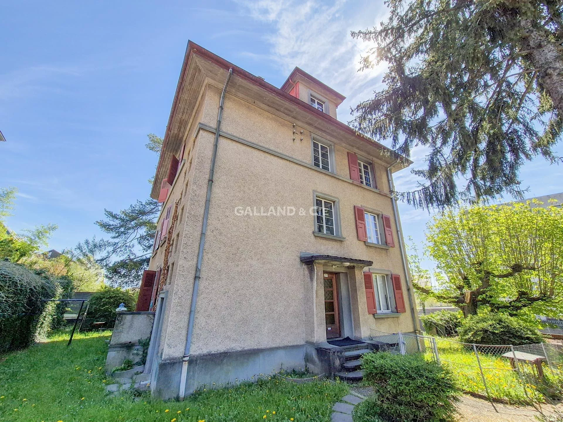 Appartement de 4 pièces au rez : Photo 1