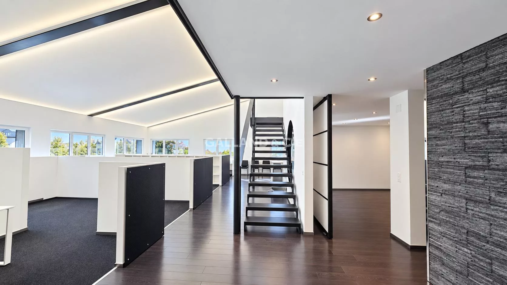 Bureau haut de gamme pour vos ambitions professionnelles : Photo 1