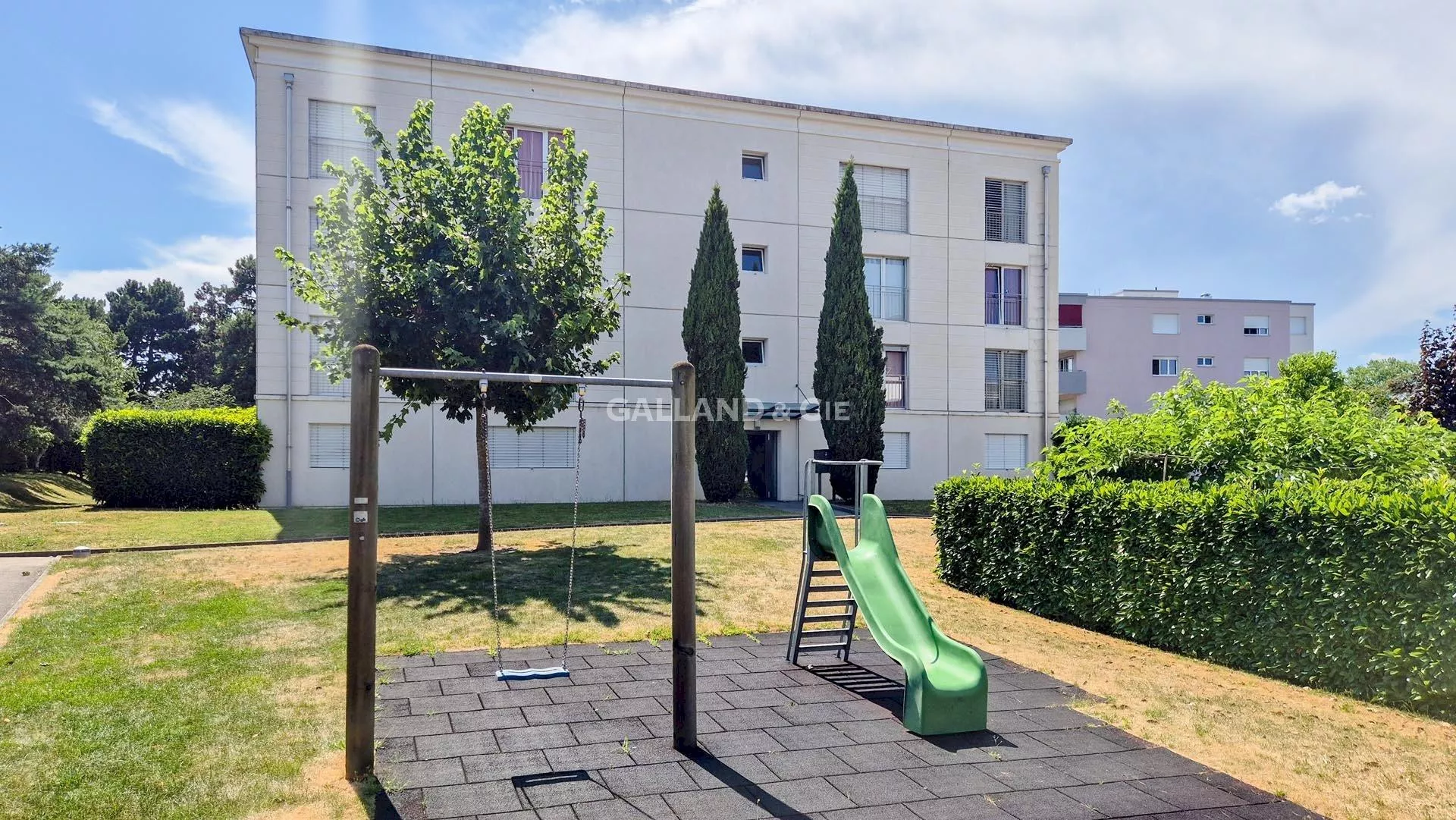 Place de parc extérieure : Photo 2